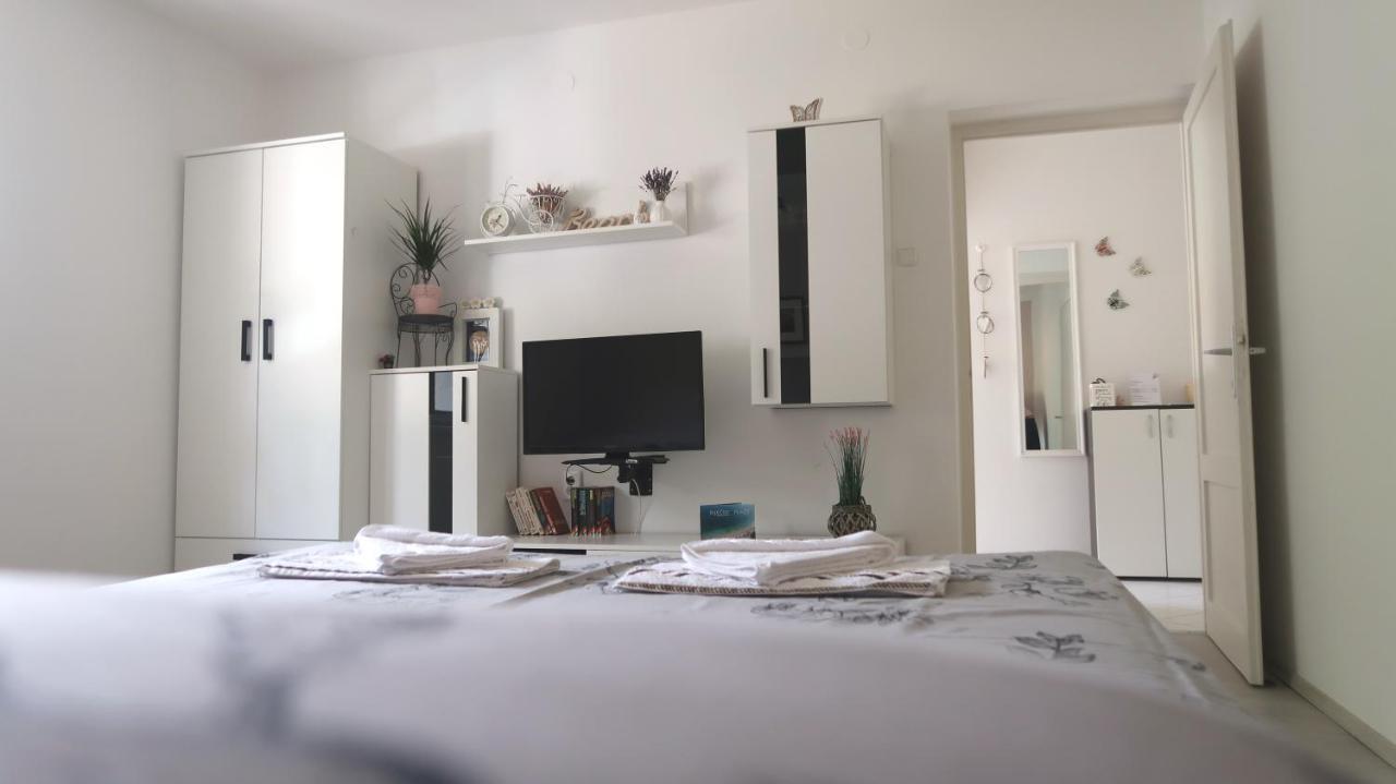 Adria Apartment Rijeka Exteriör bild